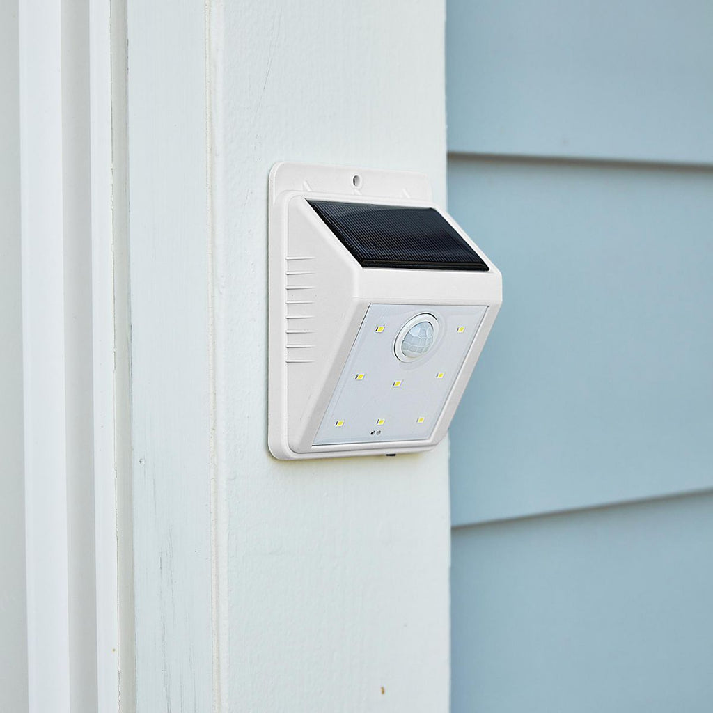 White Solar Wall-Mount Security Light Y581
