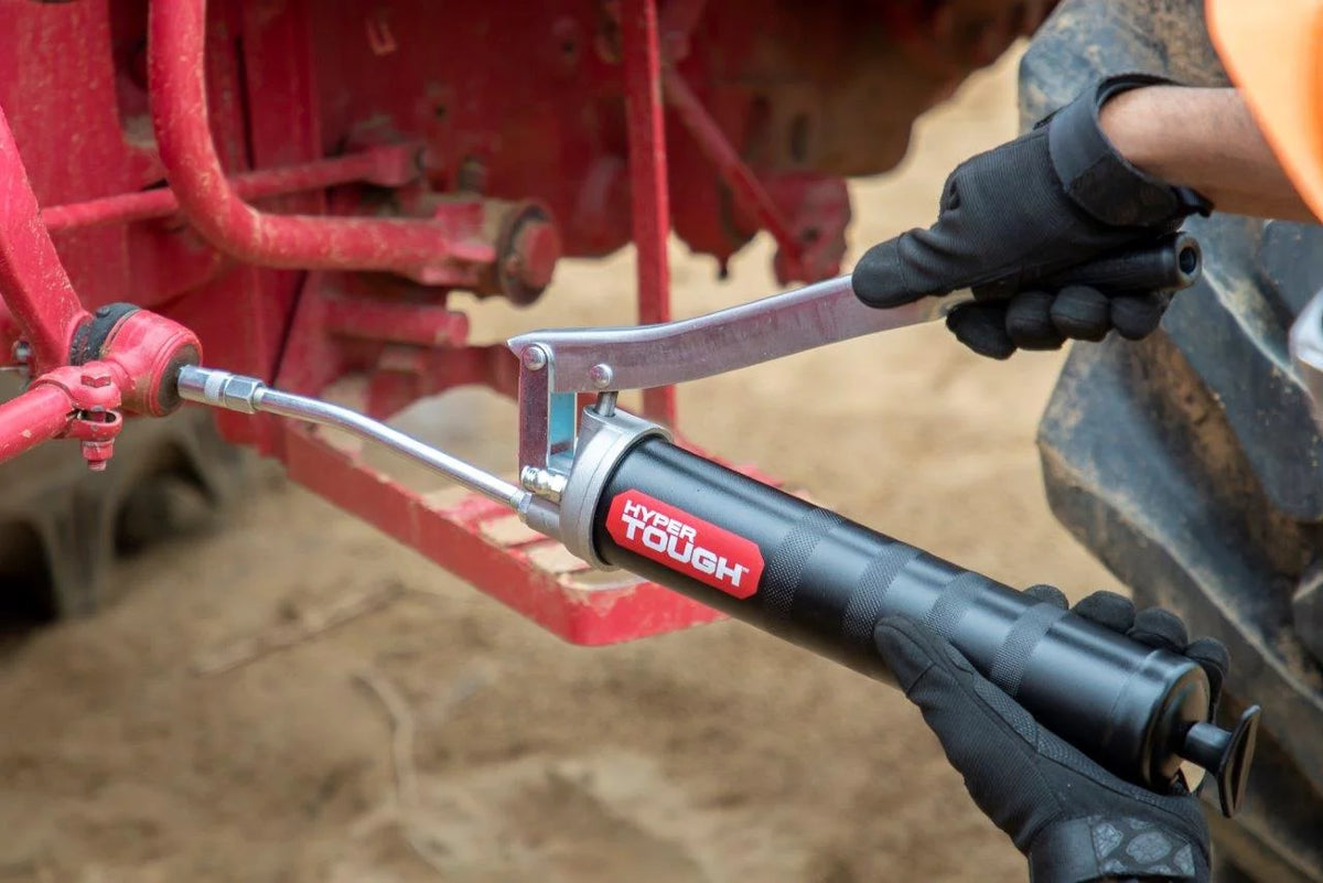 Black Heavy Duty 15 Lever Grease Gun Q35413