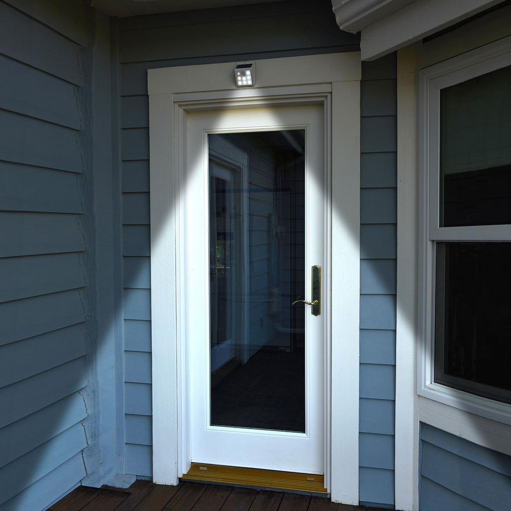 White Solar Wall-Mount Security Light Y581